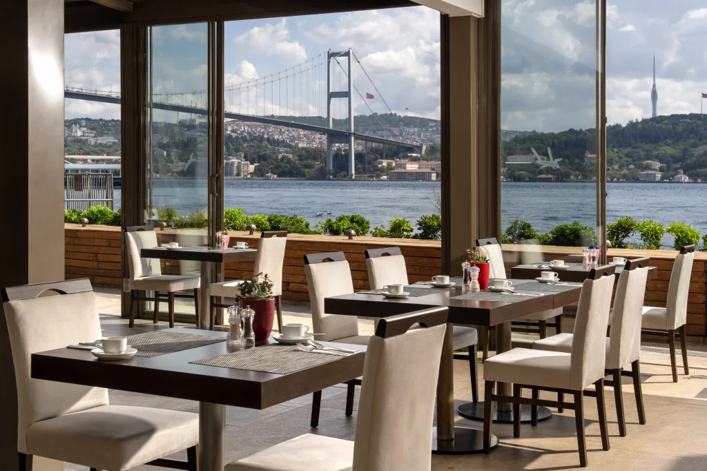 Radisson Blu Bosphorus-EtCetera Casual
